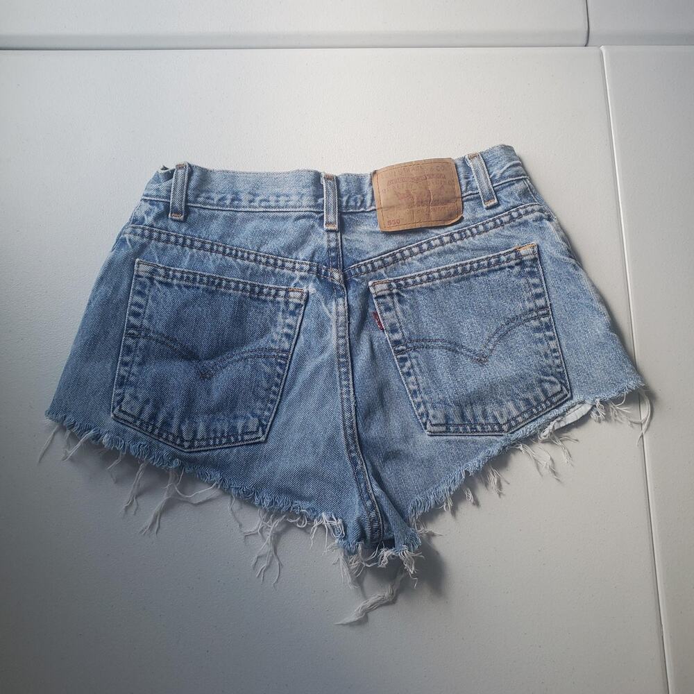 VTG Y2K Levi's 550 Shorts Womens 10 Blue Denim Cutoff Frayed Hem High Waist